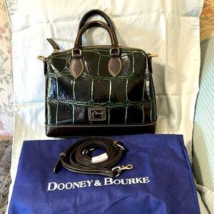 Dooney & Bourke Black & dark brown Dillen Satchel